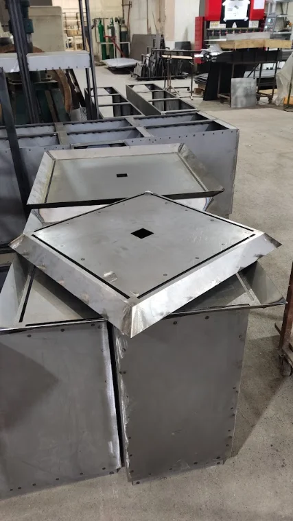 Tapas de plancha metálica fabricadas a medida